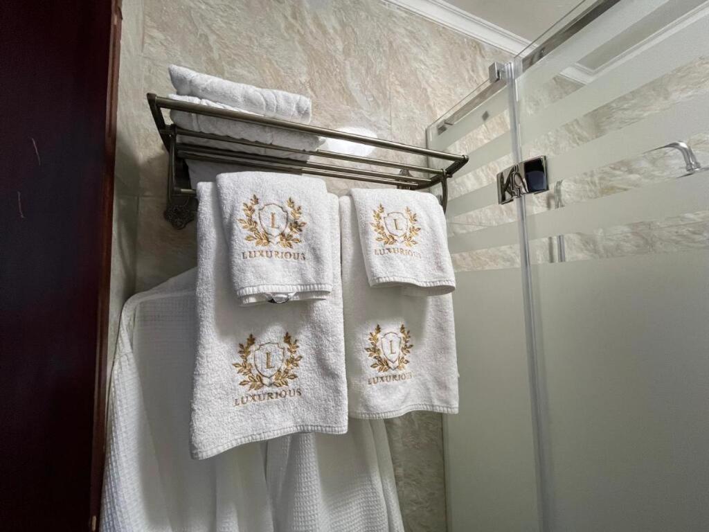 Luxurious Hotel Taraz Bagian luar foto
