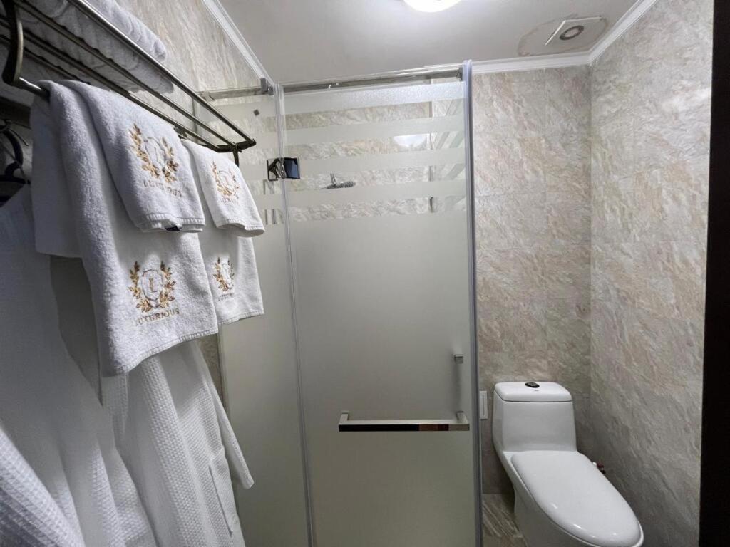 Luxurious Hotel Taraz Bagian luar foto