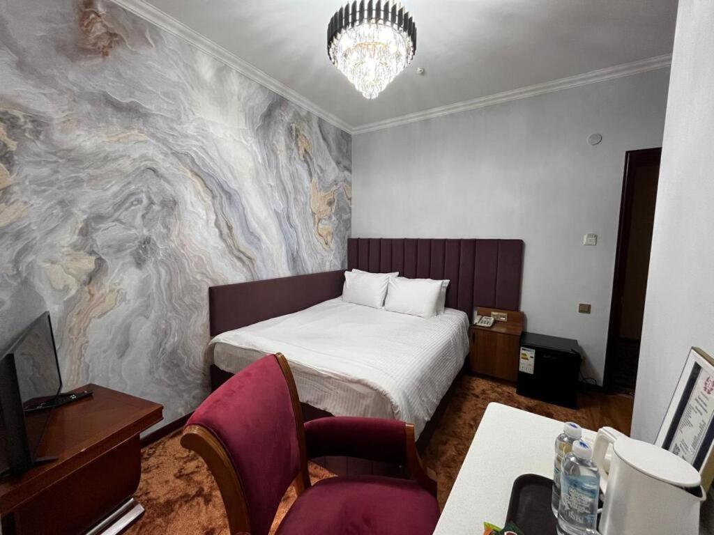 Luxurious Hotel Taraz Bagian luar foto