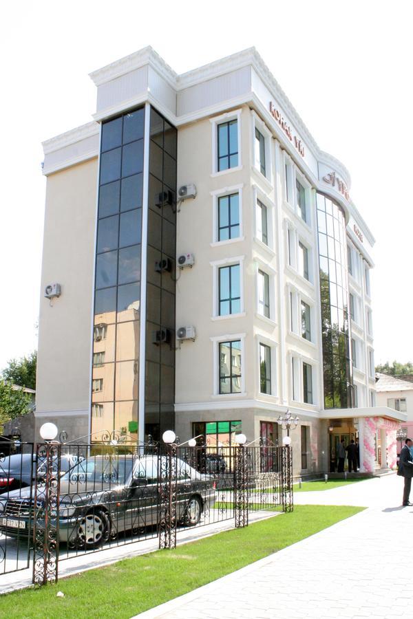 Luxurious Hotel Taraz Bagian luar foto